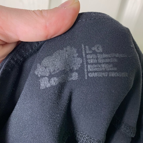 Roots | Black Cropped Yoga Pants - Large - Picture 3 of 5